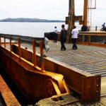 Ramp untuk keluar masuk kendaraan ke kapal